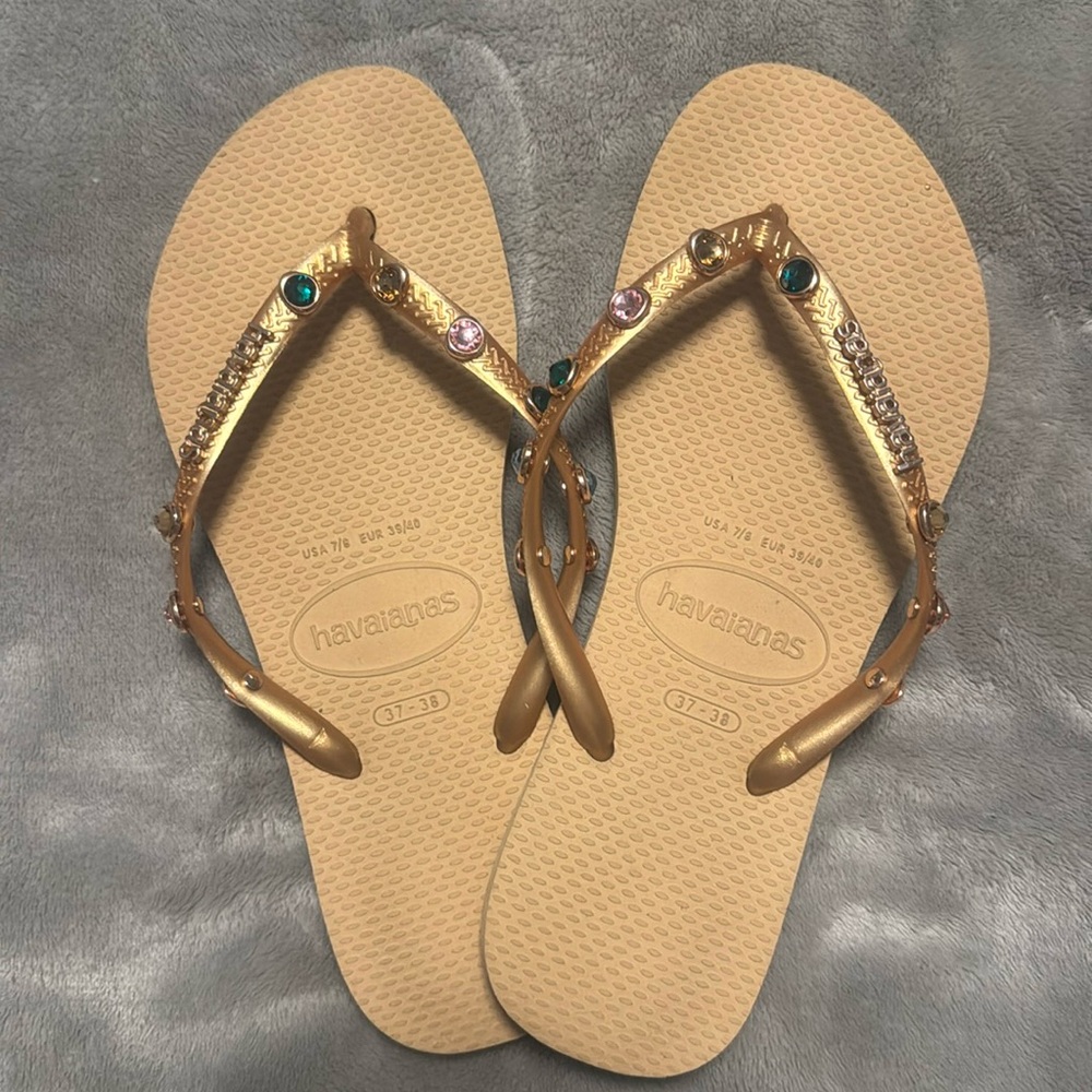 Gently Worn Luxury Havaianas